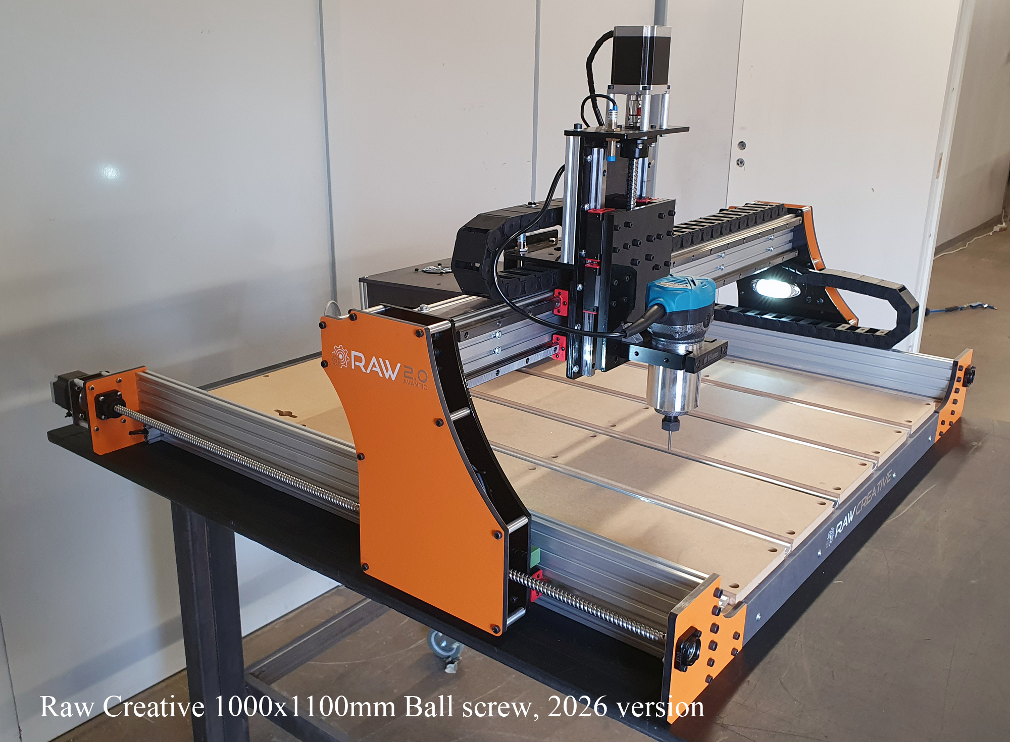 Raw Creative CNC maskin med kulskruv